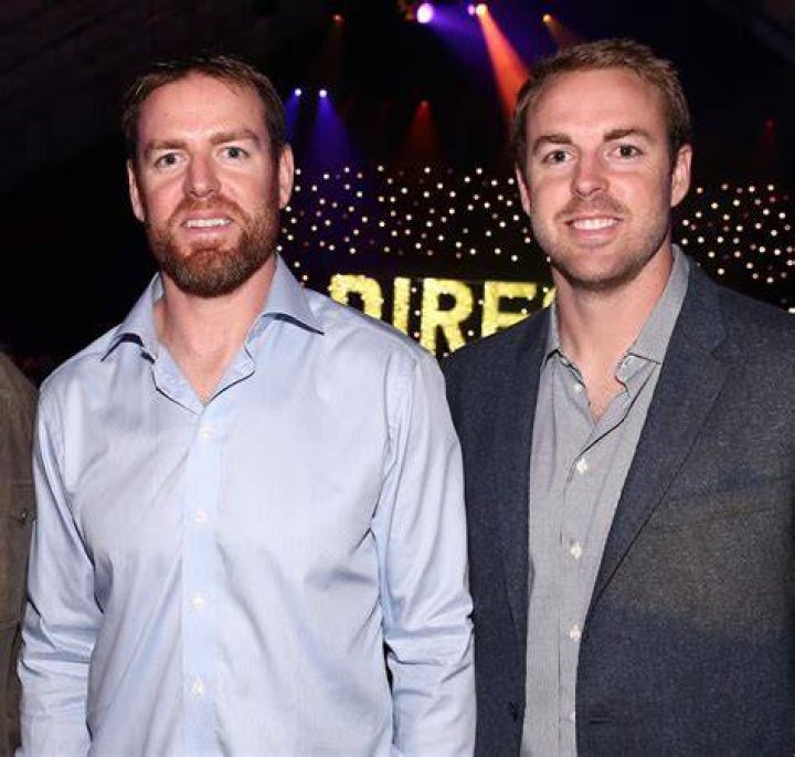 Are Jesse and Carson Palmer brothers?