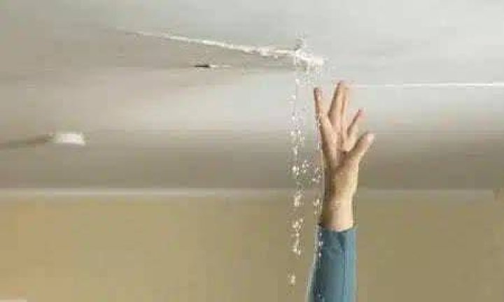 Can AC cause leak in ceiling?