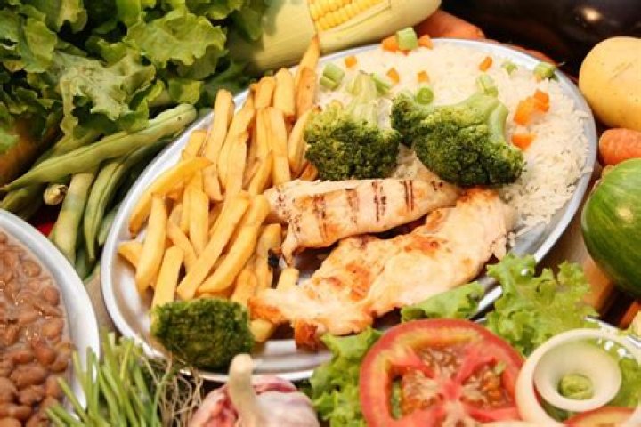 Can chickens eat broccoli stalks?