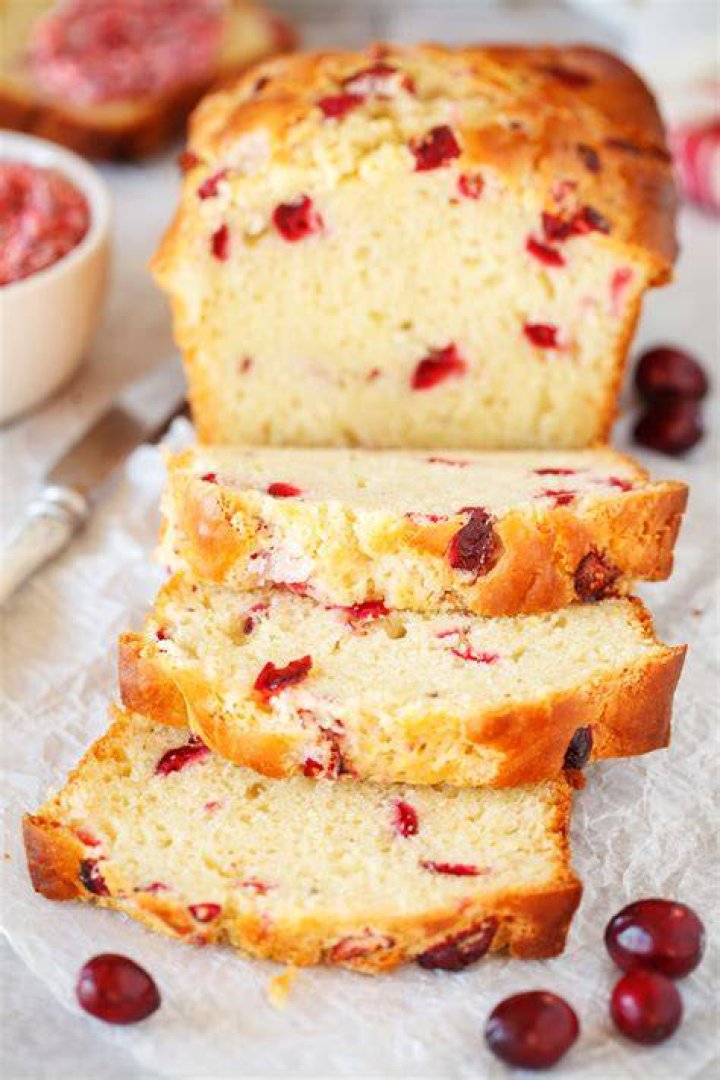 Can I bake with fresh cranberries?