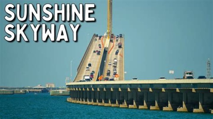 Can I pay cash on Sunshine Skyway Bridge?
