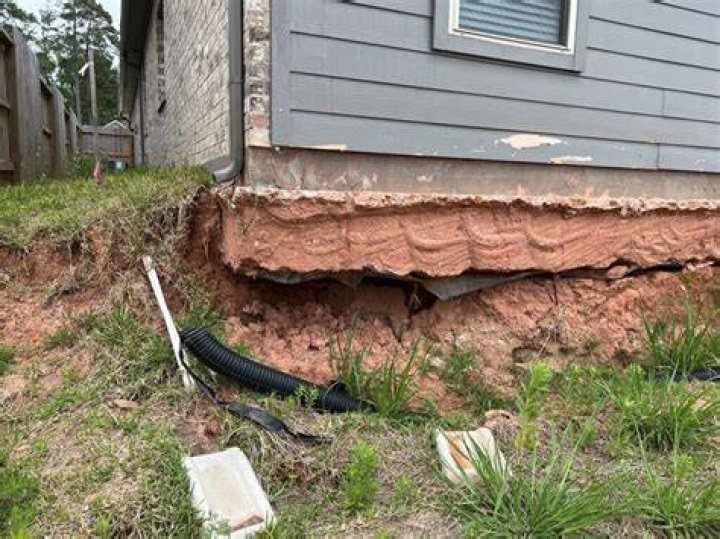 Can moles ruin house foundation?