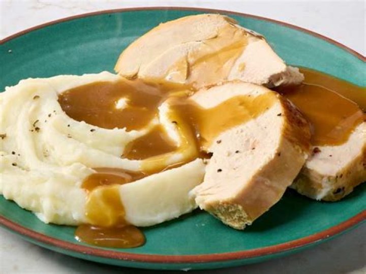 Can whole wheat flour be used to thicken gravy?