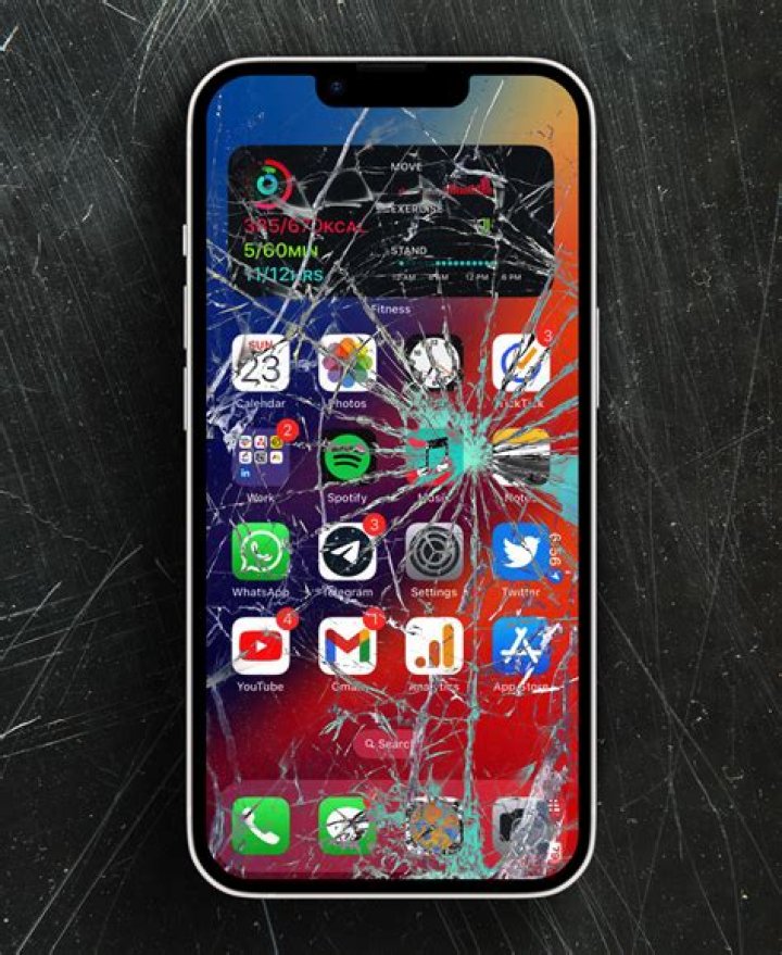 Can you fix a cracked phone screen with super glue?