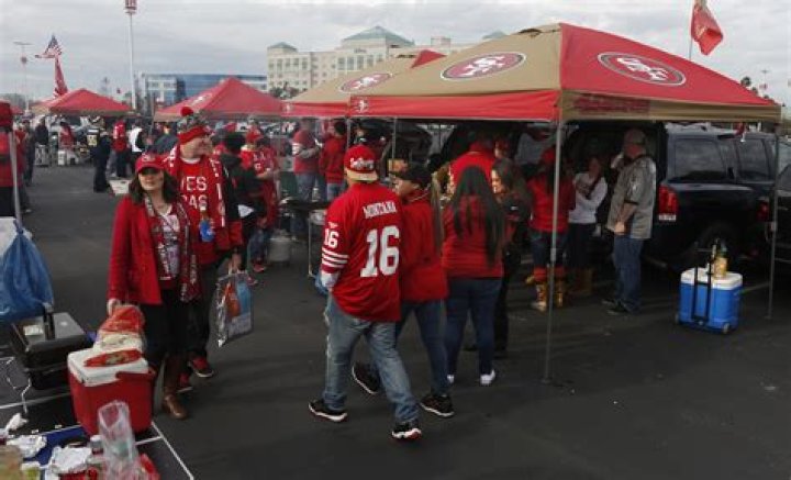 Can you tailgate at the LA Coliseum?