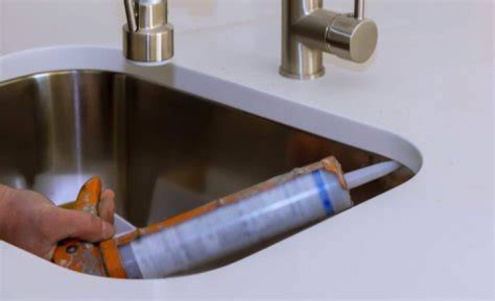 Can you use caulk on metal?
