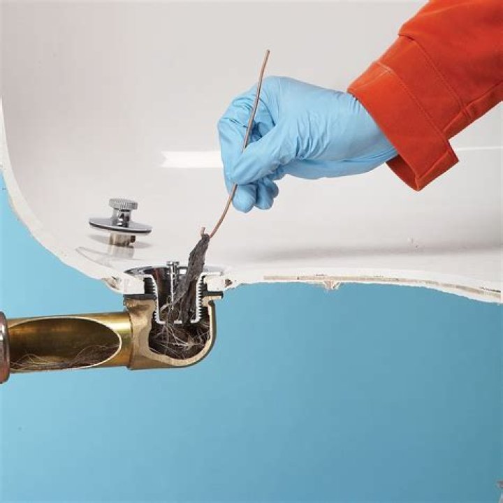 Can you use lye to unclog a drain?
