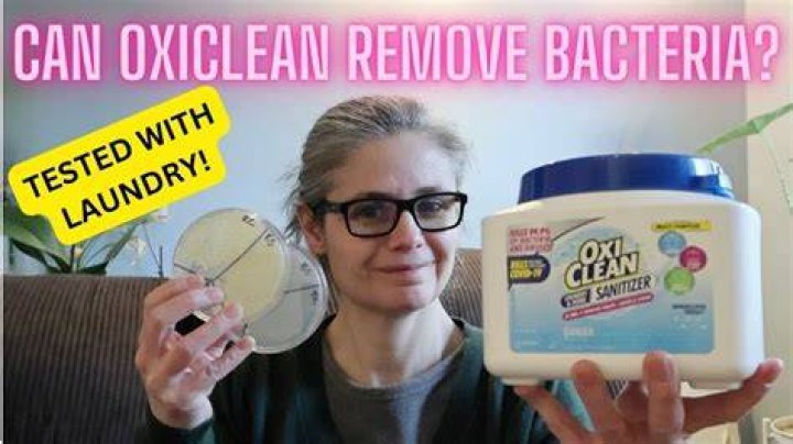Can you use vinegar with OxiClean?