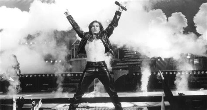 Did Mark Wahlberg really sing in the movie Rockstar?