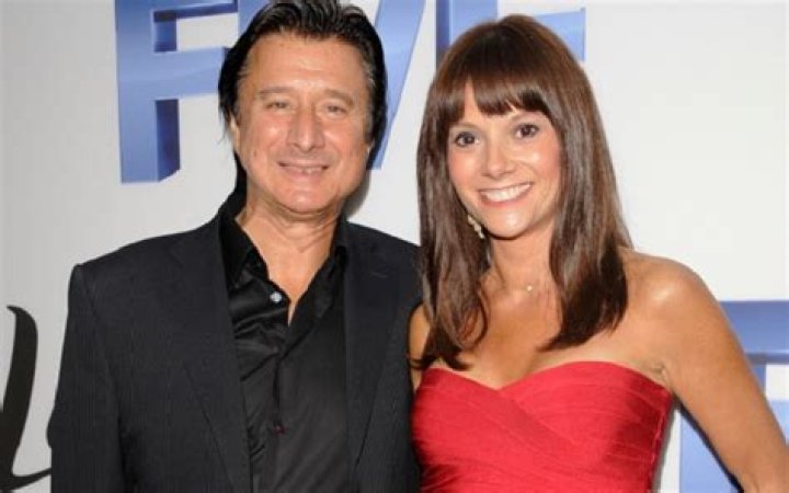 Did Steve Perry ever marry?
