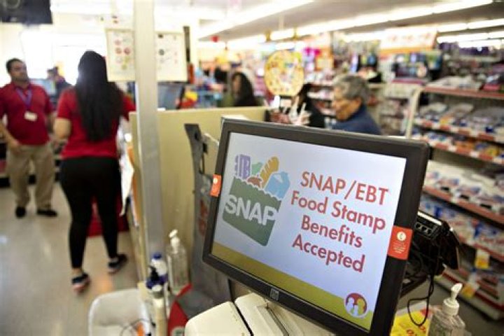 Do EBT customers have to pay for bags?