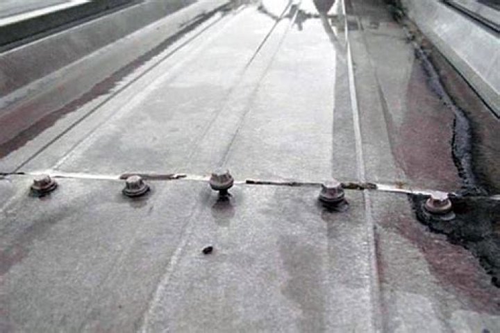 Do exposed fastener metal roofs leak?