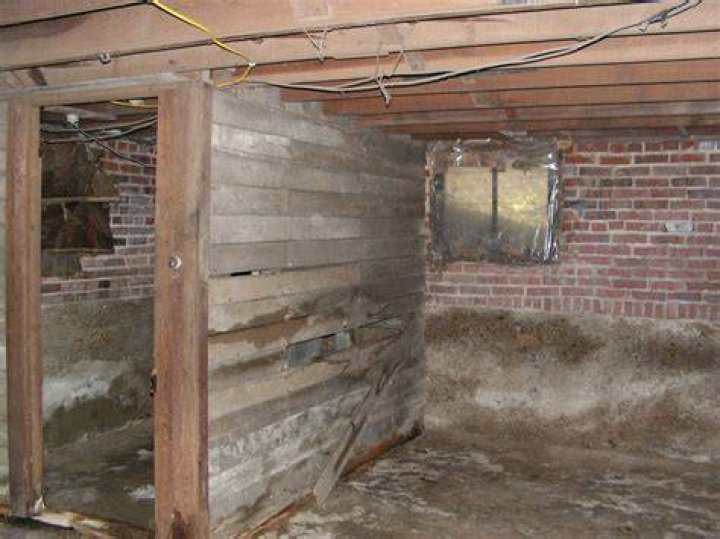 Do Victorian houses have basements?