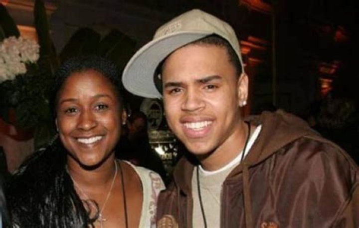 Does Chris Brown have siblings?