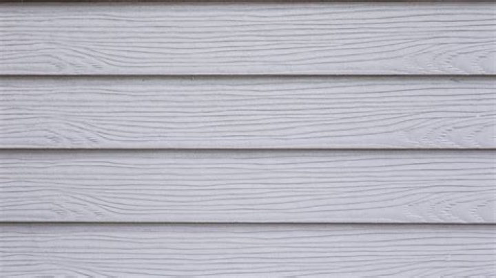 Does it matter which side of cement board faces out?