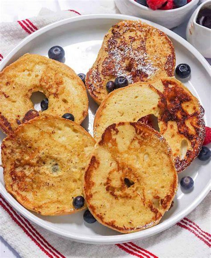 Does Panera still make French toast bagels?