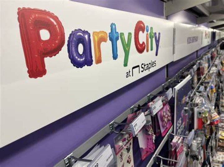 Does party city hire 16?
