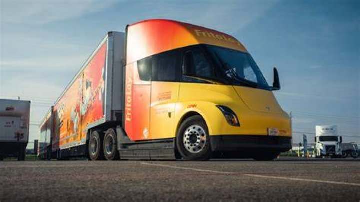 Does Tesla semi have a sleeper?