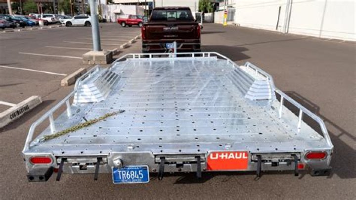 Does uhaul have roadside assistance?