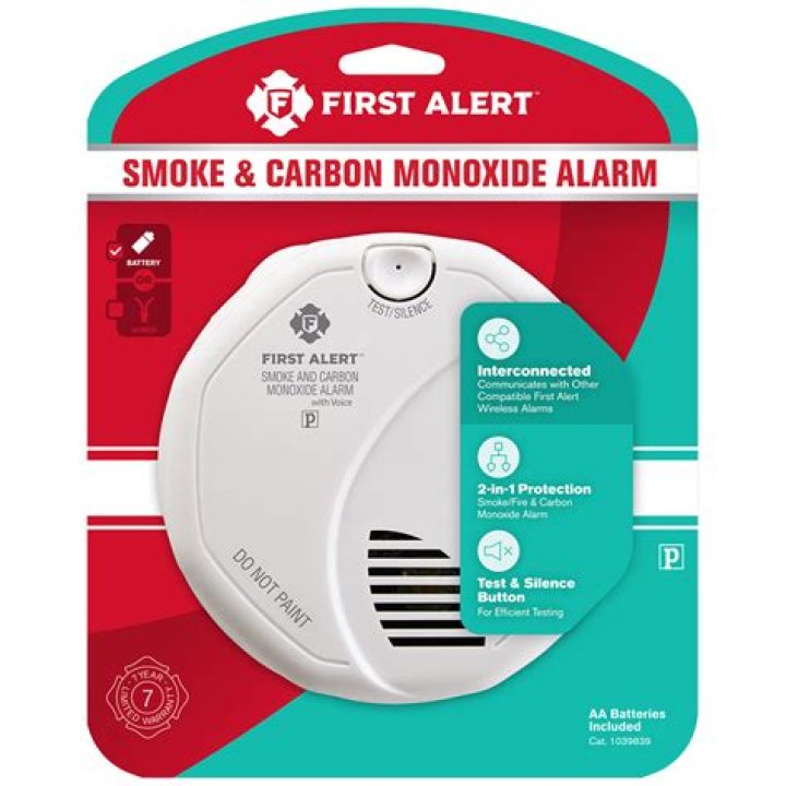 first alert smoke and carbon monoxide alarm beeping?