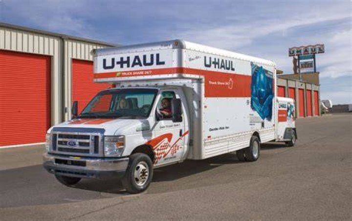 How big is a 15 foot Uhaul truck?