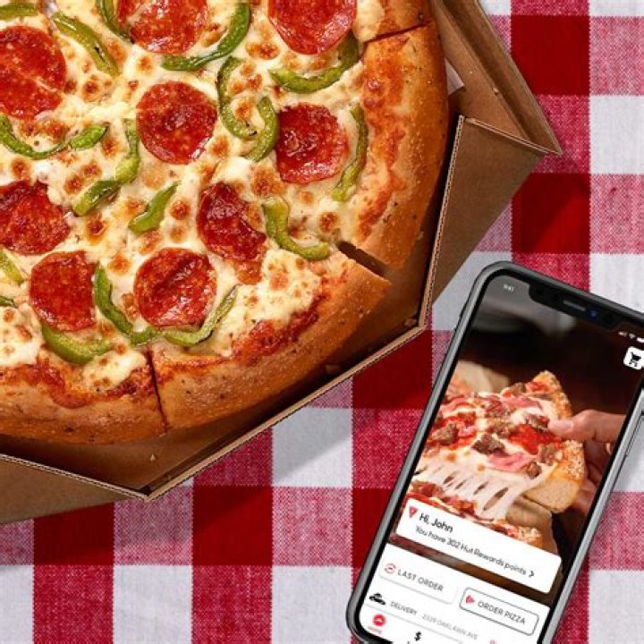 How do I cancel a Pizza Hut order?