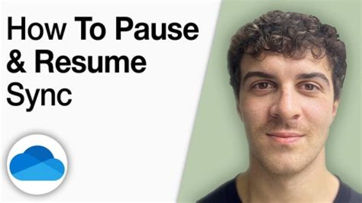 How do I resume a suspended virtual machine?