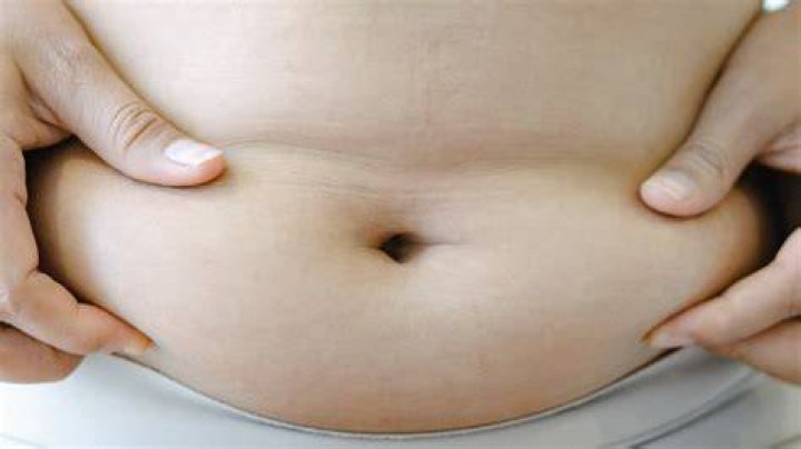 How do you get rid of a crusty belly button?