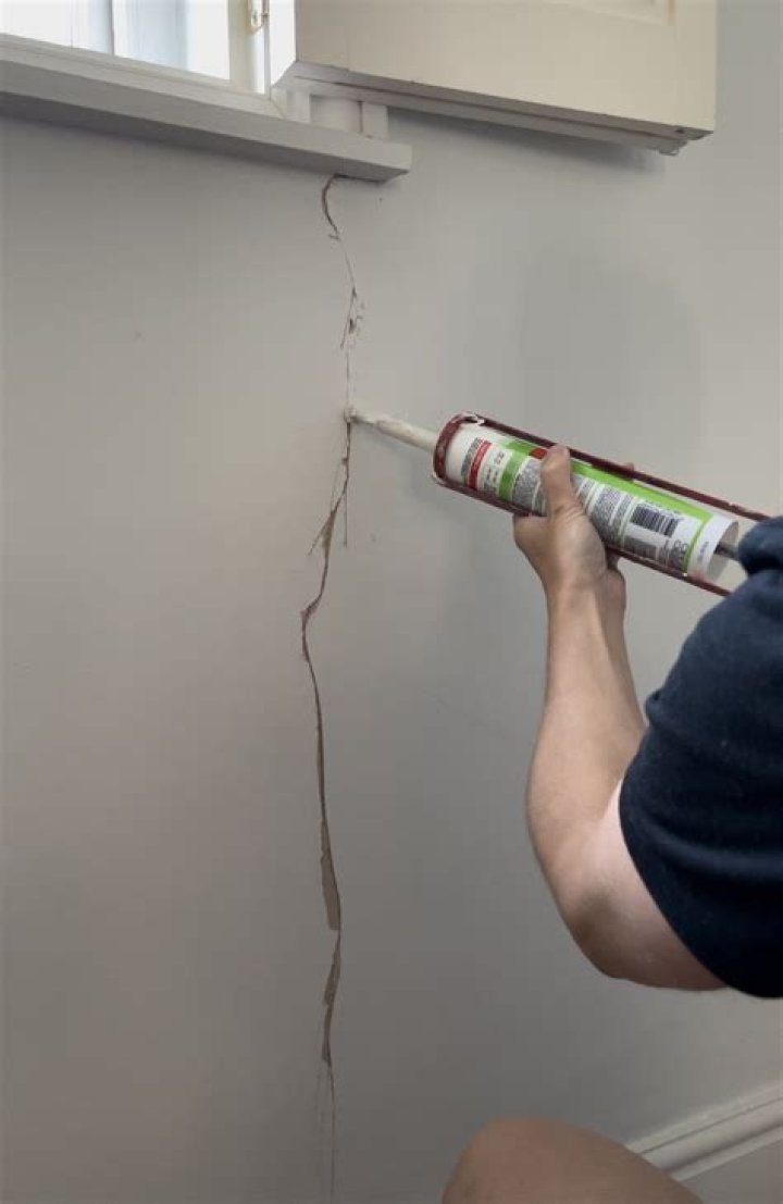 How do you revive old spackle?