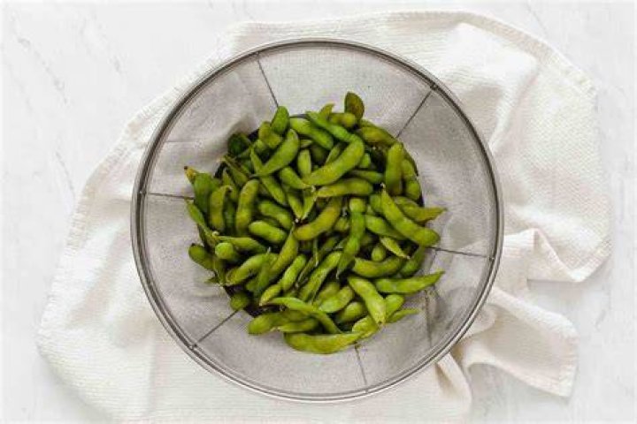 How do you thaw frozen edamame?