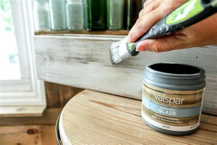 How do you use Valspar Limewash glaze?