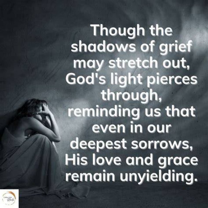 How does Gilgamesh mourn the dead?