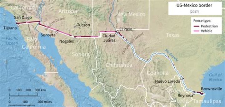 How far is houston to mexican border?