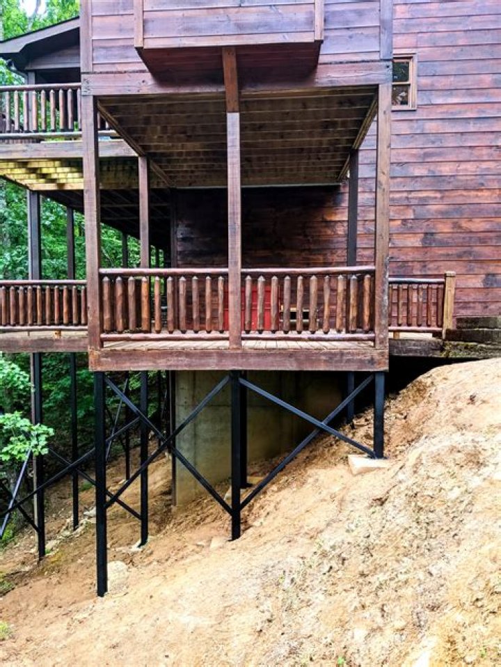 How long is deck stain tacky?