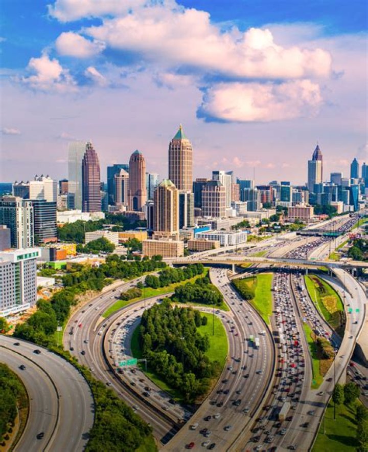 How long is Mississippi from Atlanta Georgia by car?