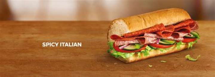 How many calories are in a 6 inch spicy Italian from Subway?