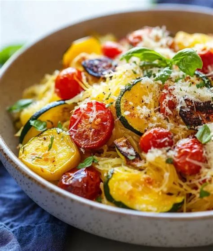 How many cups is a medium spaghetti squash?
