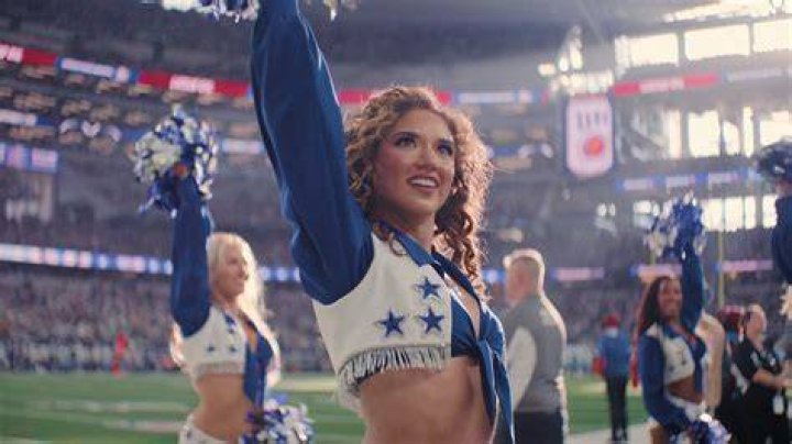 How many Dallas Cowboy cheerleaders are there?