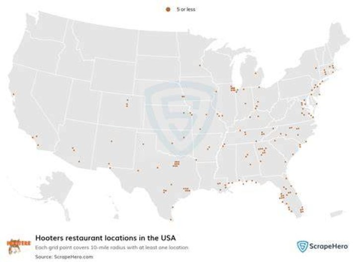 How many Hooters locations are there in the US?
