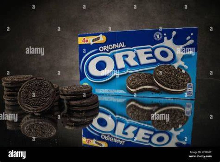 How many Oreos are in a 16 oz package?