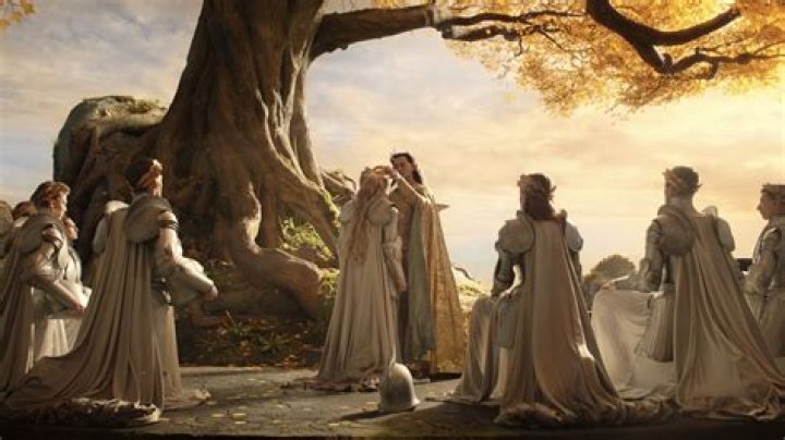 How much did Elijah Wood make off of Lord of the Rings?