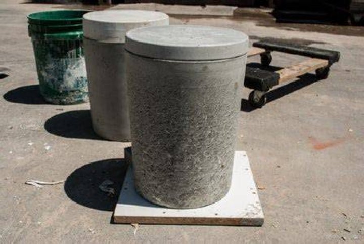 How much does a 5 gallon bucket of gravel weigh?