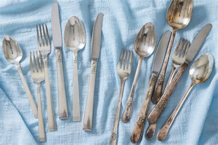 How much does a set of silverware weigh?