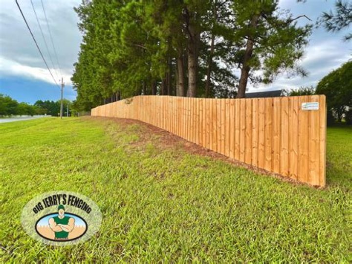 How much does it cost to fence in 1/4 acre?