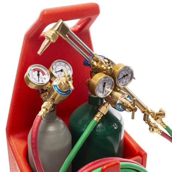 How much does it cost to fill oxygen and acetylene tanks?