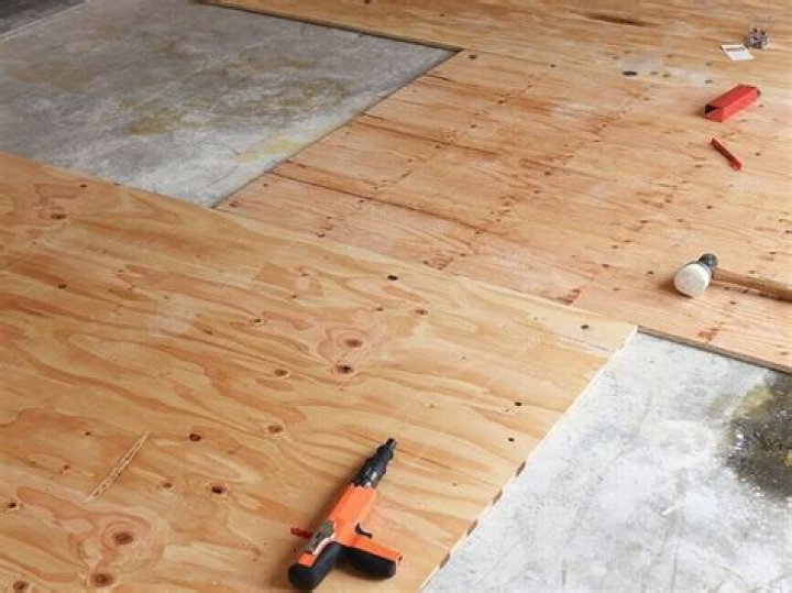 How much does it cost to install plywood subfloor?