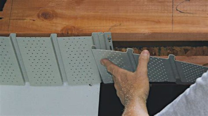 How much does it cost to install vinyl soffit?