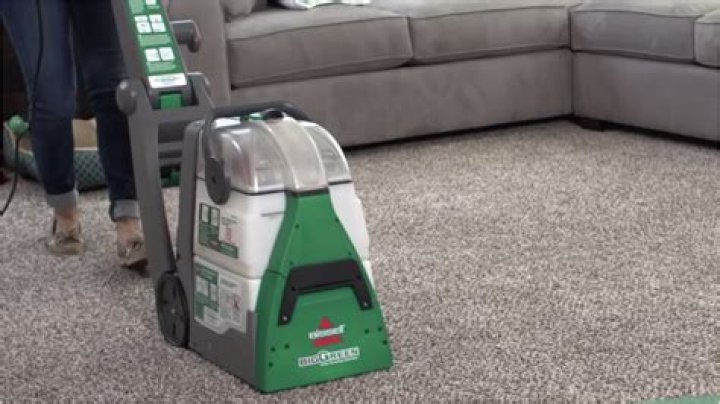 How much does it cost to rent a carpet cleaner from Lowes?
