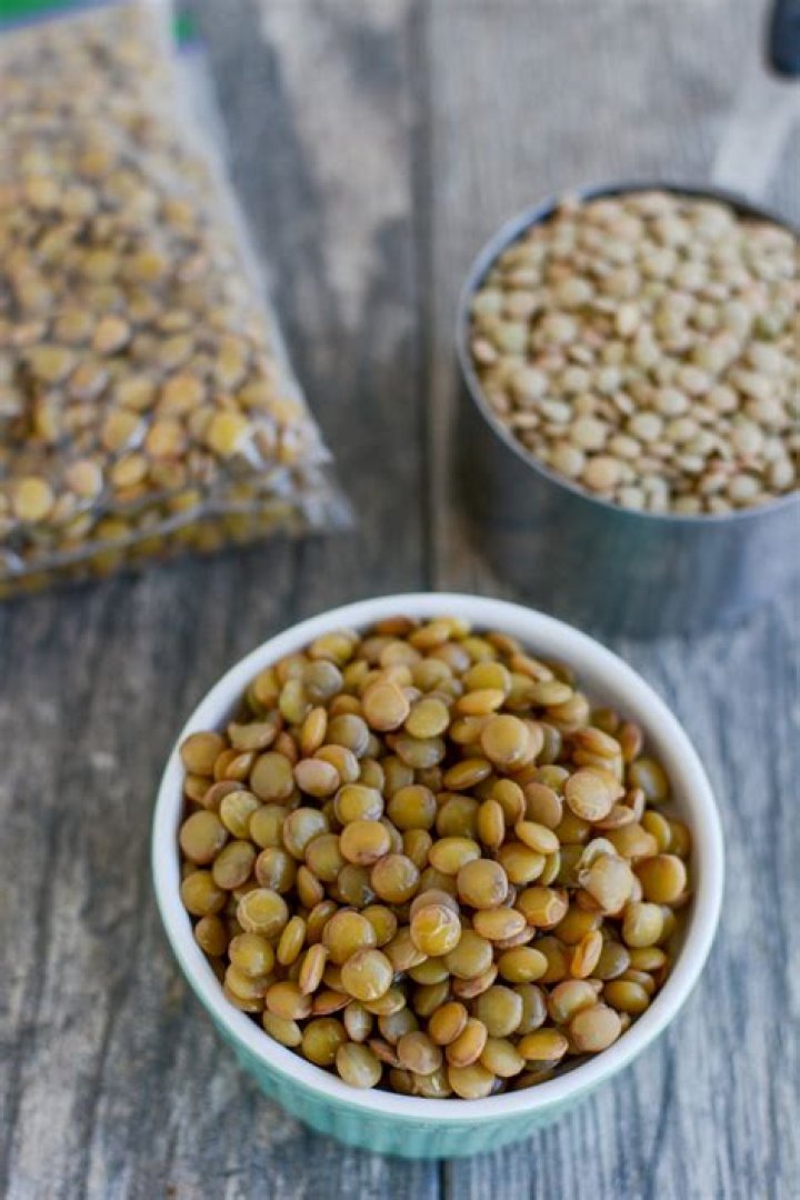 How much dried lentils equals 2 cups cooked?