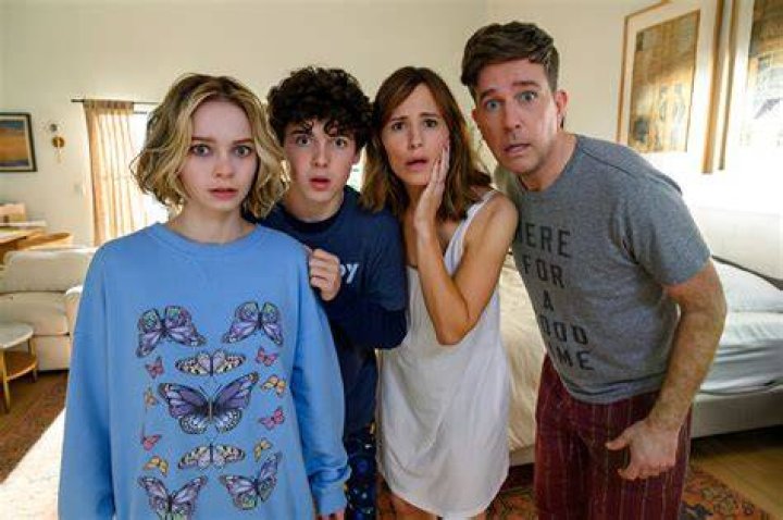 How old is Emma Alonso in Season 2?